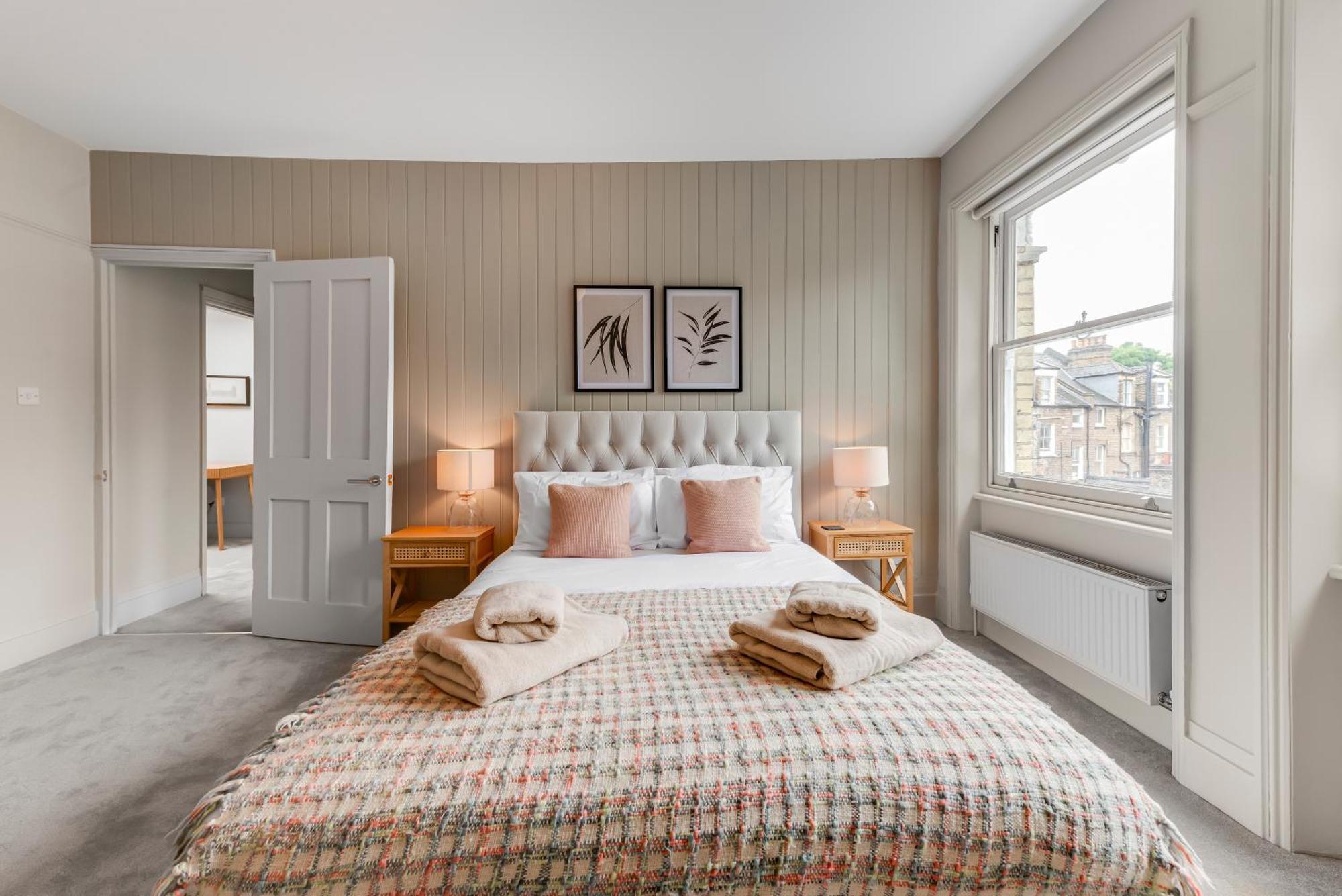 Luxury 3 Bed Apartment With Balcony In Kensington Olympia Londýn Exteriér fotografie