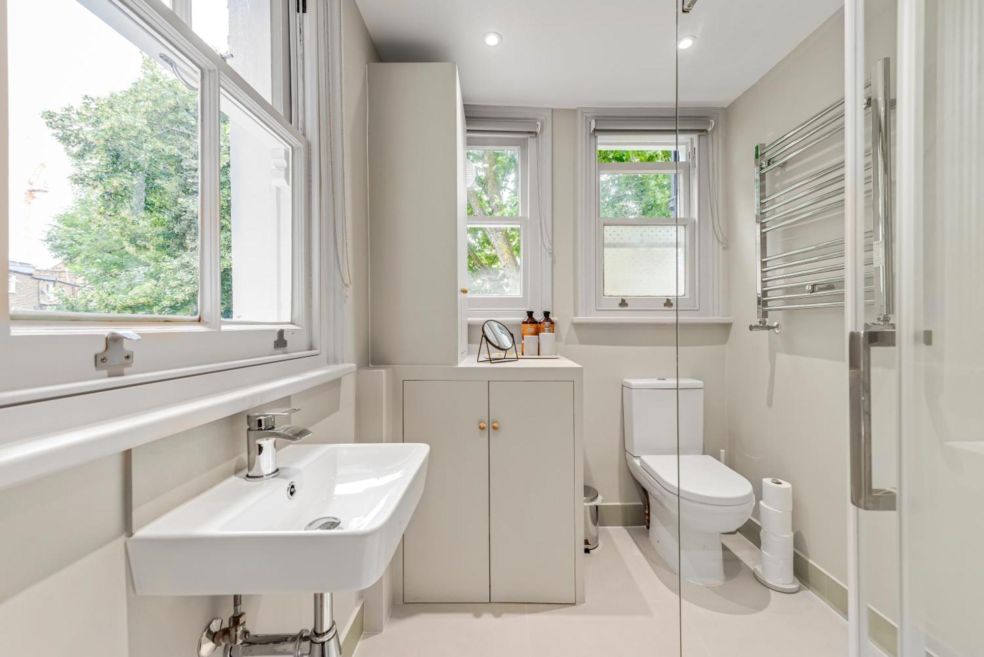 Luxury 3 Bed Apartment With Balcony In Kensington Olympia Londýn Exteriér fotografie